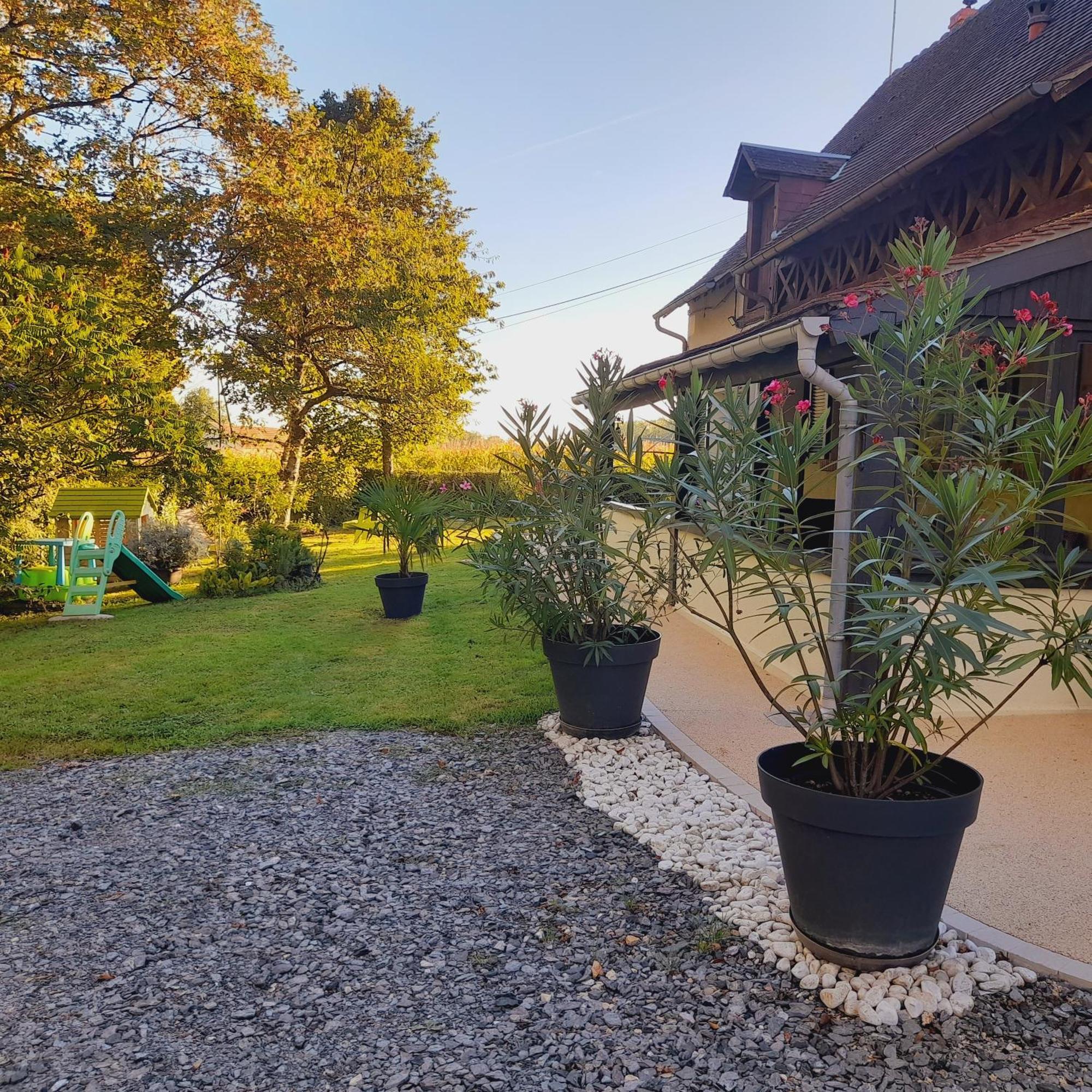 Gite Les Vignes Du Chateau - 4 Personnes Gehee Buitenkant foto